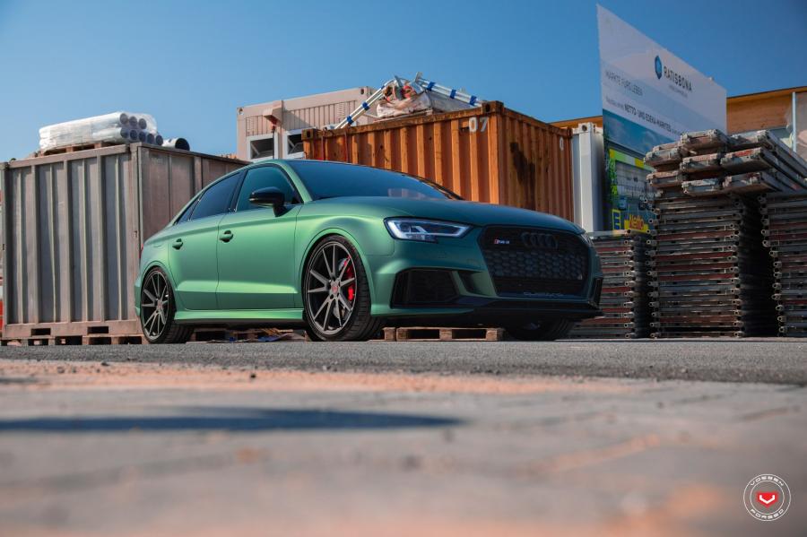  Audi RS3 Sedan on Vossen Wheels (VPS-301) 2018 года  (фото 37 из 57)